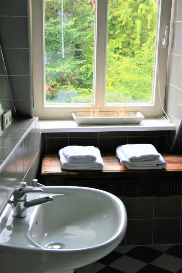 Zentrale Ferienwohnung Anker Im Sonnenblumenhaus Flensburgo Exterior foto